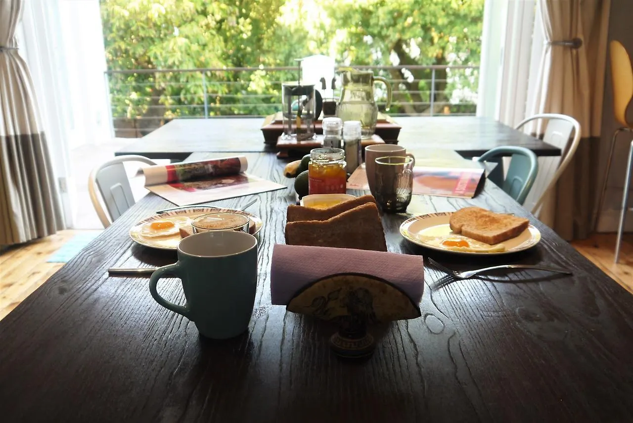 ケープタウン T House Bed & Breakfast 2*,